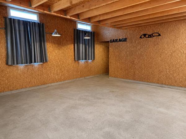 DOUBLE GARAGE 98 M² - SECTEUR MESLAY DU MAINE / 53170