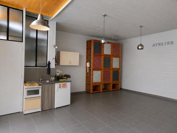 DOUBLE GARAGE 98 M² - SECTEUR MESLAY DU MAINE / 53170