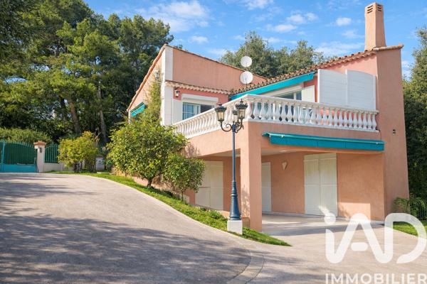 Maison à vendre 6 pièces 195 m² Hyères