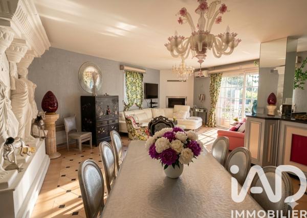 Maison à vendre 6 pièces 195 m² Hyères