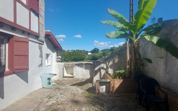 Maison à vendre    7 pièces • 140,87 m2 Hasparren