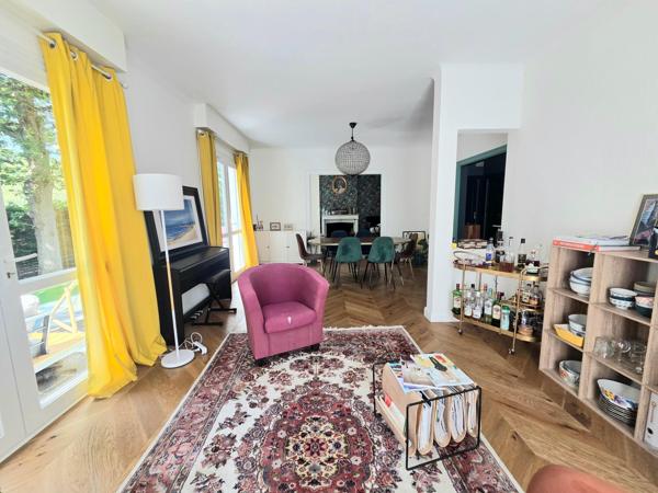 Maison de 8 pièces, garage et jardin