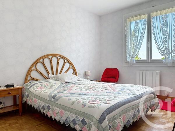 Maison à vendre  8 pièces - 198,91 m 2   ST JEAN DE LA RUELLE  - 45