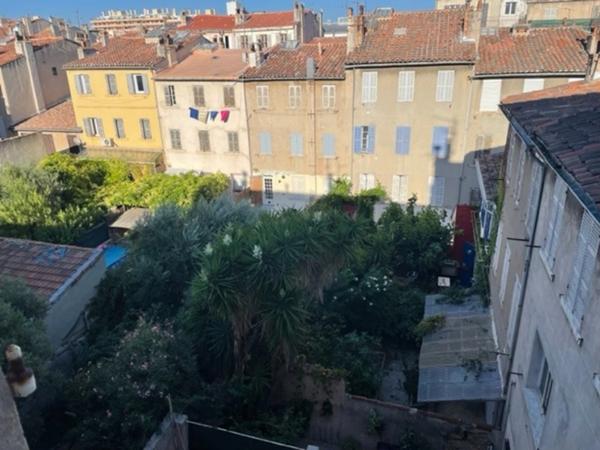 BDR(13), à louer nu MARSEILLE 6EME ARRT, 589 euros CC, T1 QUARTIER LODI