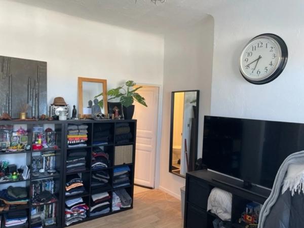 BDR(13), à louer nu MARSEILLE 6EME ARRT, 589 euros CC, T1 QUARTIER LODI