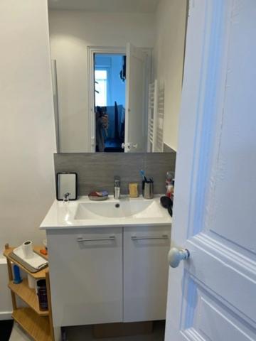 BDR(13), à louer nu MARSEILLE 6EME ARRT, 589 euros CC, T1 QUARTIER LODI