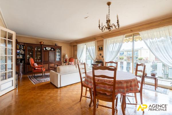 Appartement 2 pièce(s) - ascenseur 375 000 € **  - Référence  4635-cpy