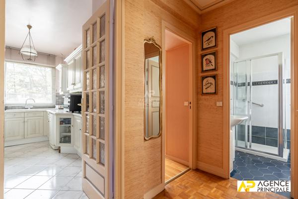 Appartement 2 pièce(s) - ascenseur 375 000 € **  - Référence  4635-cpy