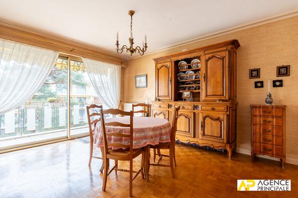 Appartement 2 pièce(s) - ascenseur 375 000 € **  - Référence  4635-cpy
