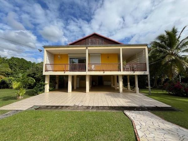 Villa T5 sur 2 niveaux avec piscine et T3 au RDC Plaisance - à rénover !!!