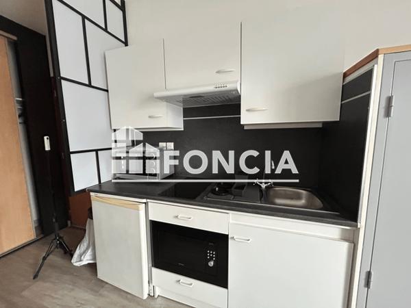 Location Appartement meublé 2 pièces 31 m² - 22 RUE FELIX LE DANTEC Lannion 22300
