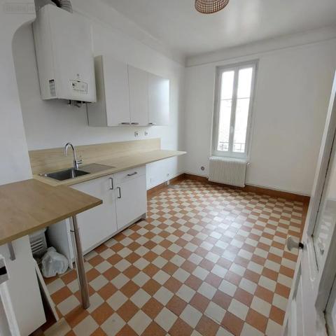 Location - Appartement Reims 51100 2 pièces 64 m 2