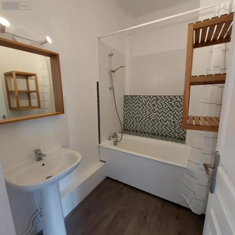 Location - Appartement Reims 51100 2 pièces 64 m 2