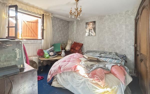 Maison à vendre    4 pièces • 84 m2 Eyjeaux