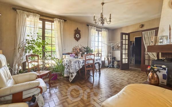 Maison à vendre    4 pièces • 84 m2 Eyjeaux