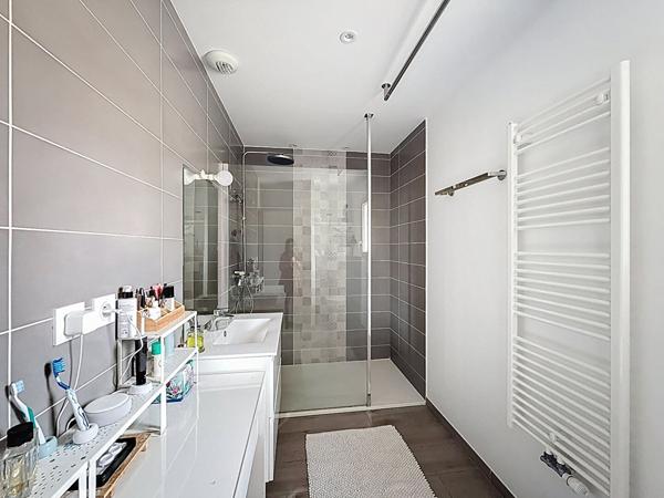 Maison Meximieux 5 pièce(s) 110 m2, 3 chambres, bureau , garage, terrain