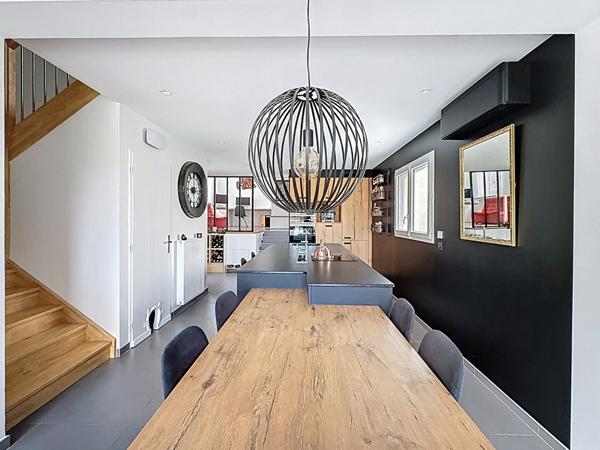 Maison Meximieux 5 pièce(s) 110 m2, 3 chambres, bureau , garage, terrain