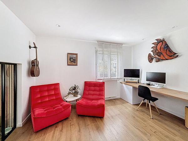 Maison Meximieux 5 pièce(s) 110 m2, 3 chambres, bureau , garage, terrain