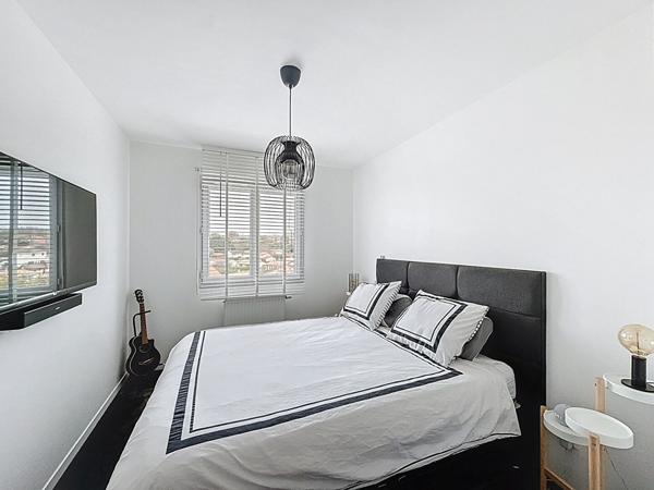 Maison Meximieux 5 pièce(s) 110 m2, 3 chambres, bureau , garage, terrain