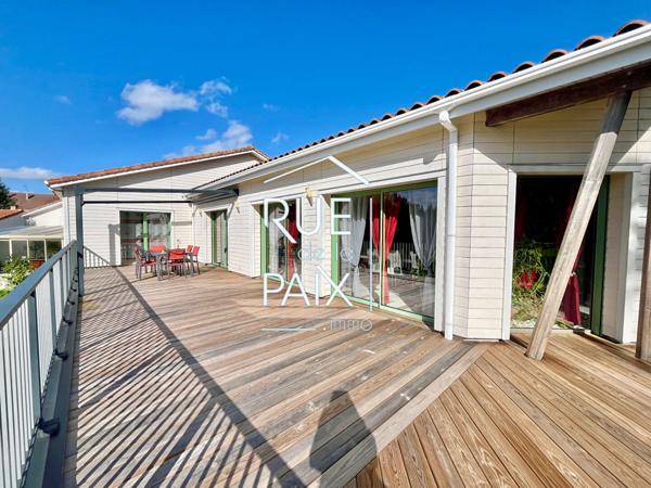 79200 PARTHENAY Maison Parthenay - 211.22 m2 - 4327m² terrain