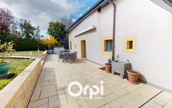 Maison à vendre    5 pièces •  Mance