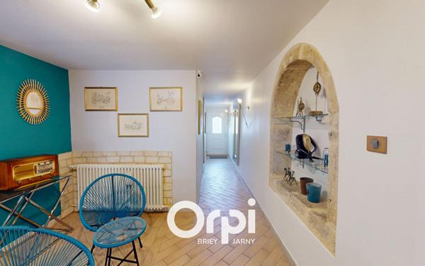 Maison à vendre    5 pièces •  Mance