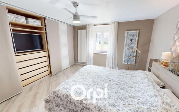 Maison à vendre    5 pièces •  Mance