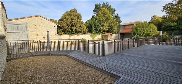 Maison à louer |  MARCILLAC LANVILLE |  3 pièces | 106 m²