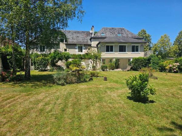 Maison ancienne - Terrasson En Périgord Noir, maison de ville avec accès rivière et vue sur la campagne