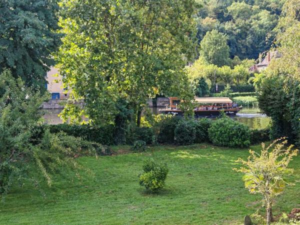 Maison ancienne - Terrasson En Périgord Noir, maison de ville avec accès rivière et vue sur la campagne