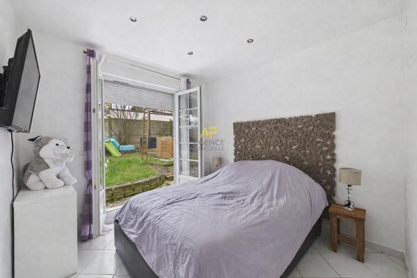 Maison 4 chambres €459 000 ** - Référence 2051