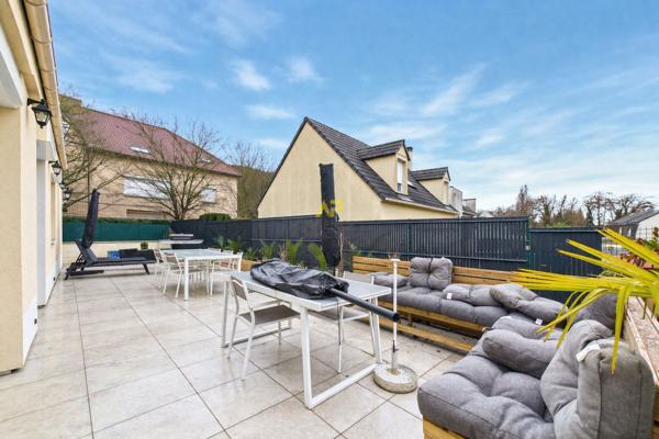 Maison 4 chambres €459 000 ** - Référence 2051