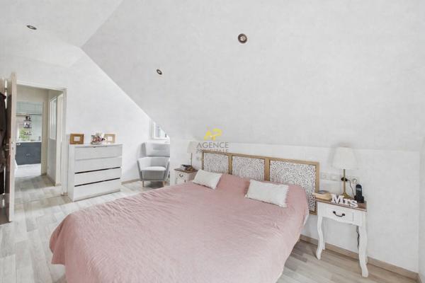 Maison 4 chambres €459 000 ** - Référence 2051