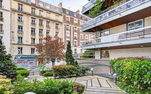 Appartement à vendre    1 pièce • 26,39 m2 Paris 18
