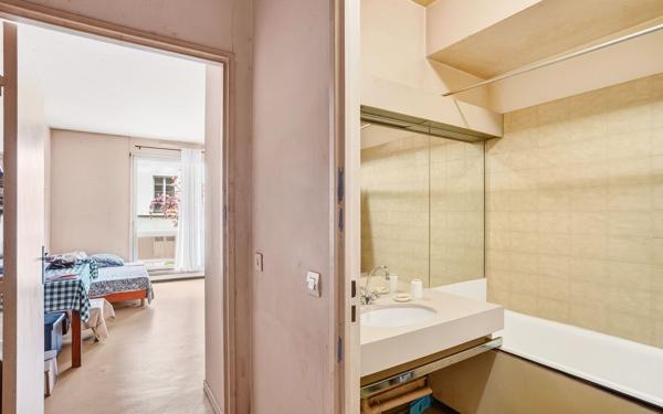 Appartement à vendre    1 pièce • 26,39 m2 Paris 18