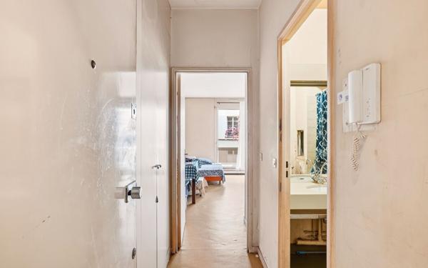Appartement à vendre    1 pièce • 26,39 m2 Paris 18