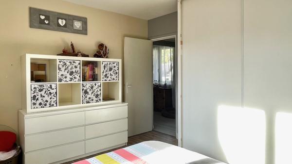 Maison
                                                                                                                                                                                                                                                                                                                        6 pièce(s)                                                                                                                                                                                                          3 chambre(s)                                                                                                                                                                                                          137  m²