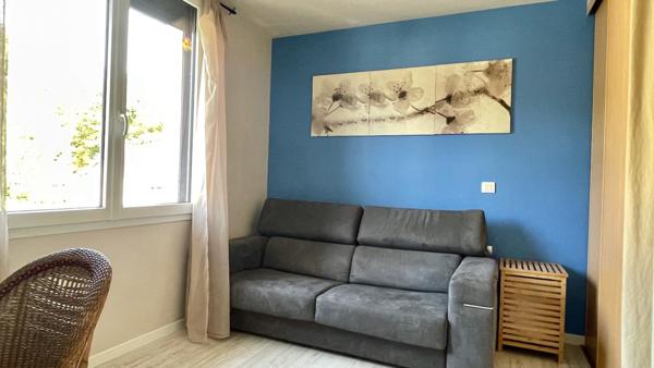 Maison
                                                                                                                                                                                                                                                                                                                        6 pièce(s)                                                                                                                                                                                                          3 chambre(s)                                                                                                                                                                                                          137  m²
