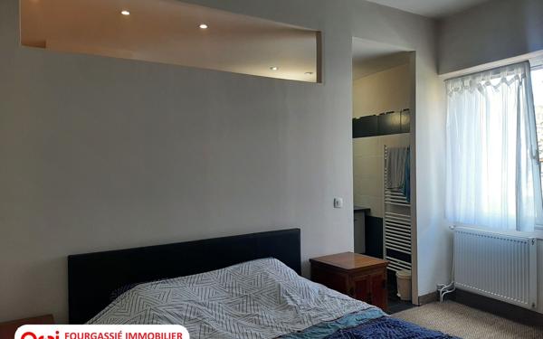 Maison à vendre    3 pièces •  Bout-du-Pont-de-Larn