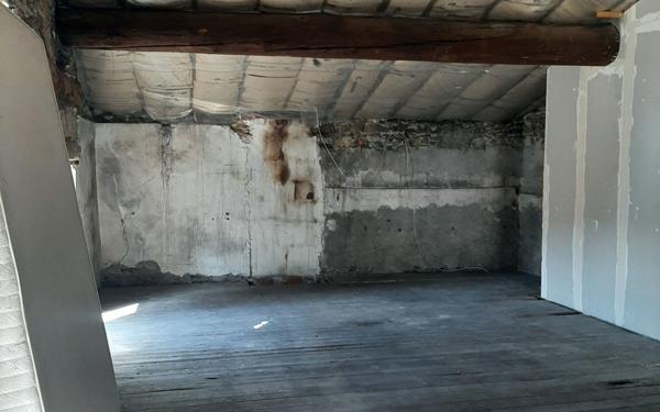 Maison à vendre    3 pièces •  Bout-du-Pont-de-Larn