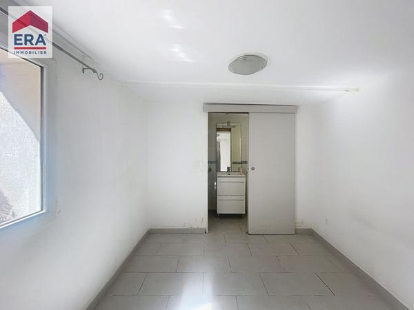 A VENDRE MARSEILLE 13014 ST JOSEPH MAISON TYPE 4 -STUDIO INDEPENDANT - JARDIN .