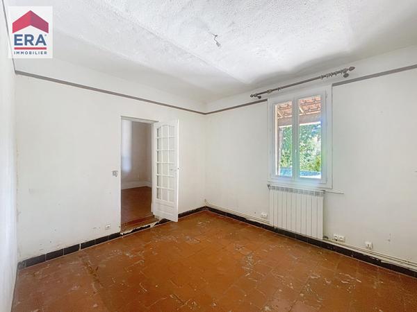 A VENDRE MARSEILLE 13014 ST JOSEPH MAISON TYPE 4 -STUDIO INDEPENDANT - JARDIN .