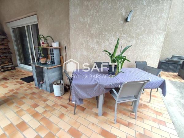 VILLA DE PLAIN PIED AVEC GRAND GARAGE ET JARDIN