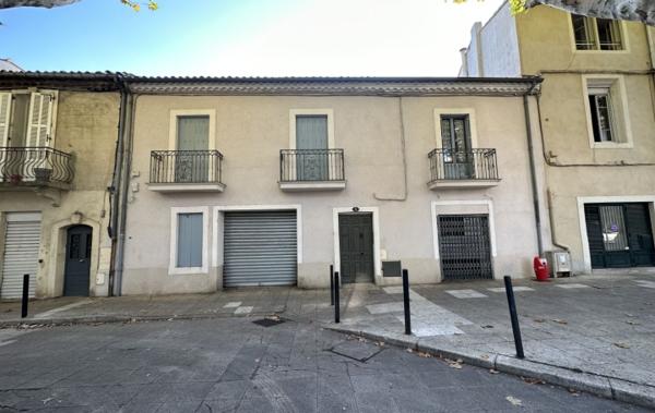 Vente Immeuble 500 m des arènes 5 lots à rafraîchir Nimes   