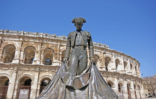 Vente Immeuble 500 m des arènes 5 lots à rafraîchir Nimes   
