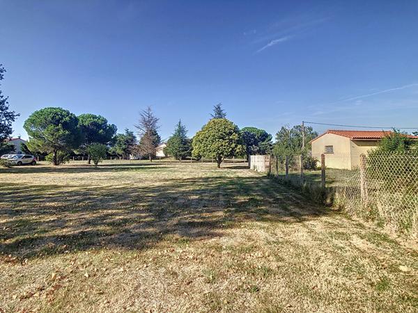 TERRAIN CONSTRUCTIBLE LABARTHE SUR LEZE 977m²