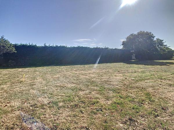 TERRAIN CONSTRUCTIBLE LABARTHE SUR LEZE 977m²