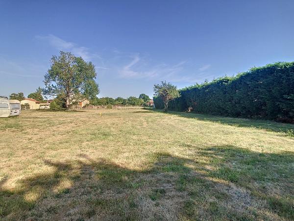 TERRAIN CONSTRUCTIBLE LABARTHE SUR LEZE 977m²