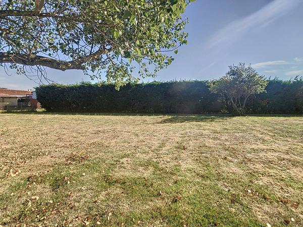 TERRAIN CONSTRUCTIBLE LABARTHE SUR LEZE 977m²