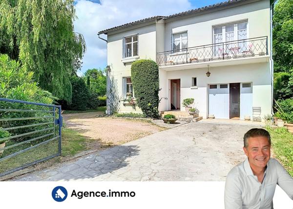 À vendre - Maison individuelle, 7 pièces située à Jonzac (17500)